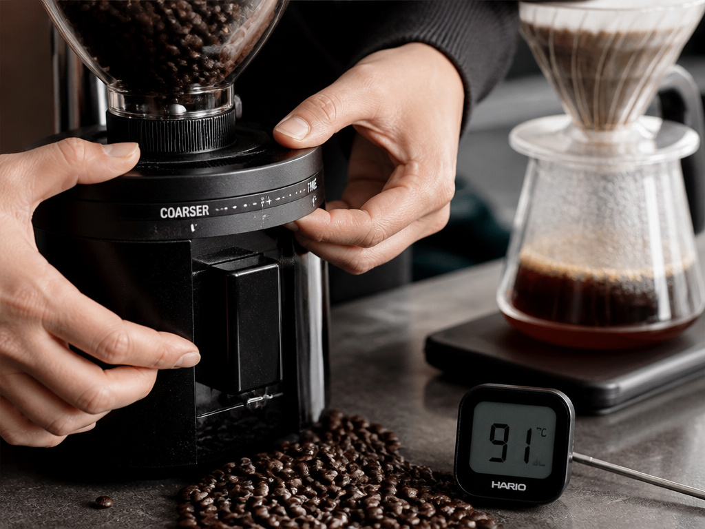 Adjusting grinder and water temperature for brewing French roast coffee
